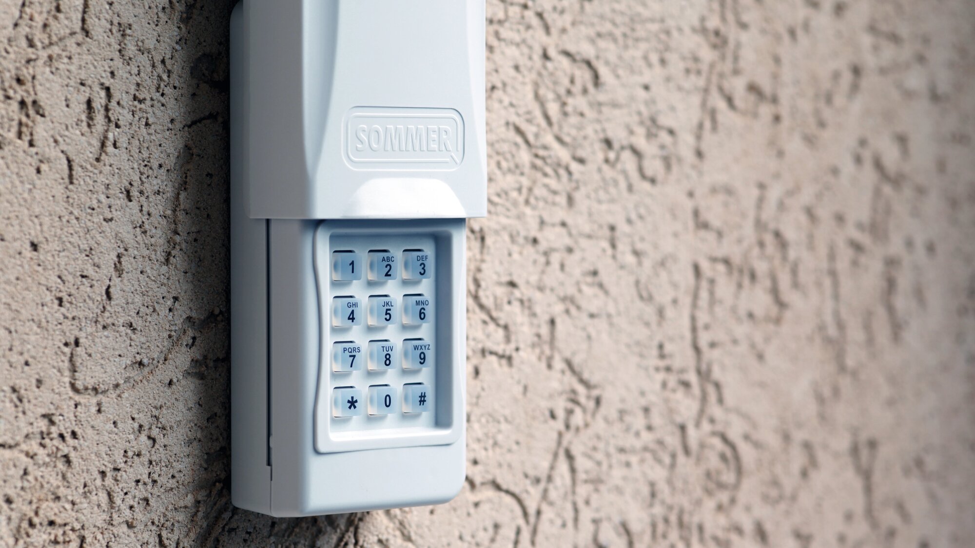 ENTRApin+ Zutrittskontrollsystem mit individuell programmierbarem Zahlencode.