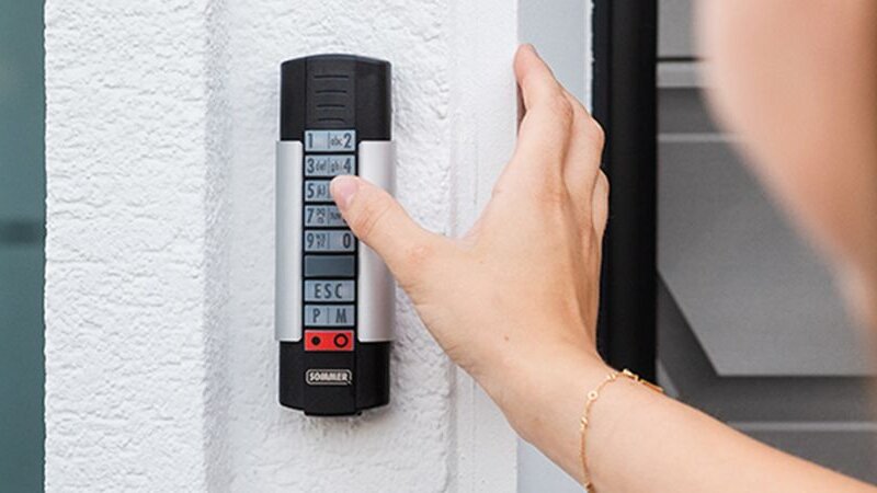 Parcel storage in the garage with the Telecody Courier