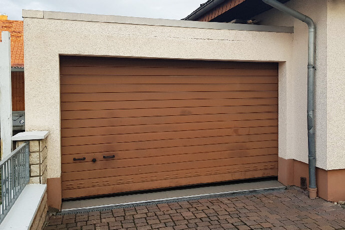 Dirty garage door